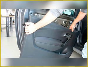 Reparar & restaurar puertas de coche, tapizados, paneles, telas, etc en valencia · ARG Restauración